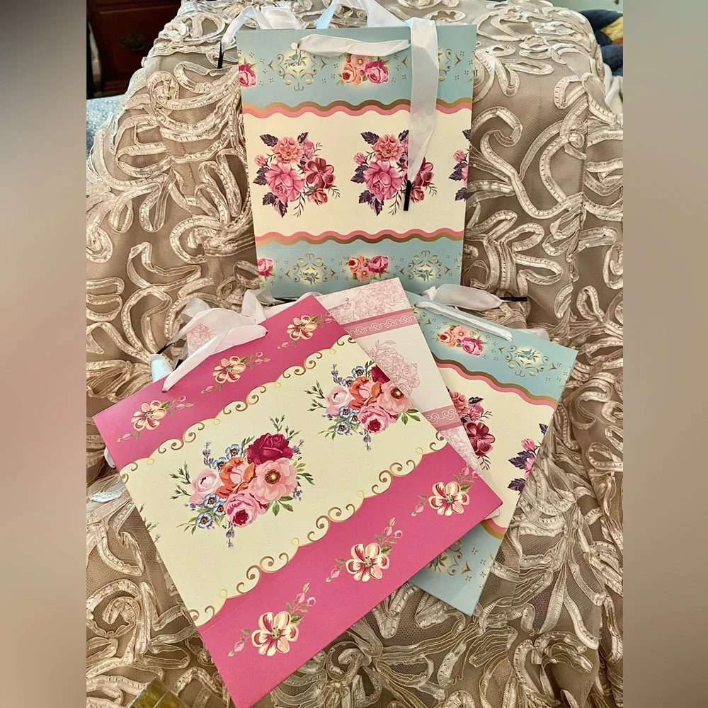 Floral Gift Bags Set of 4